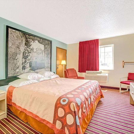 Super 8 By Wyndham San Antonio/Fiesta Hotel Kültér fotó