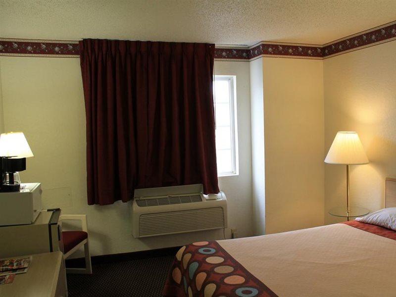 Super 8 By Wyndham San Antonio/Fiesta Hotel Kültér fotó