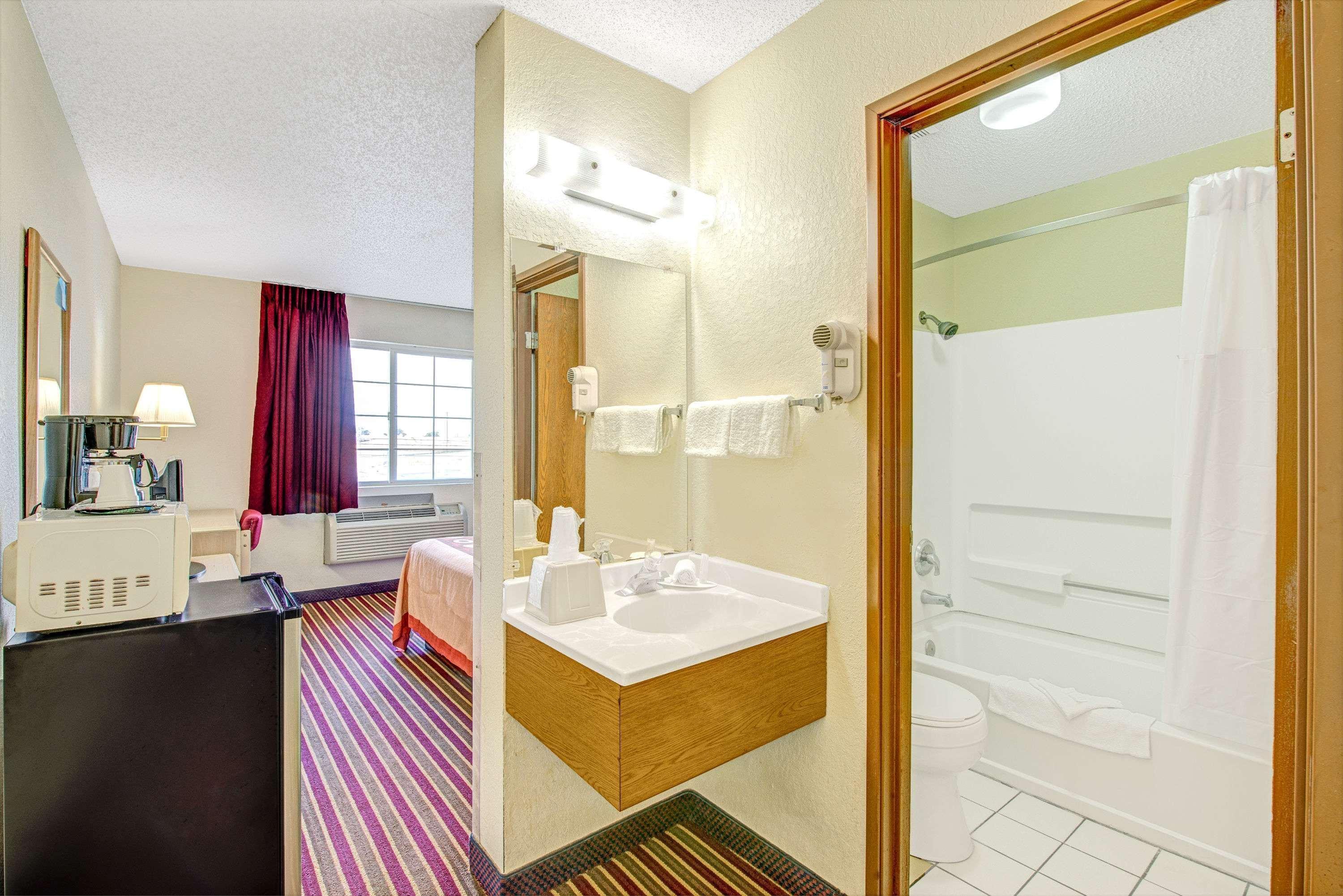 Super 8 By Wyndham San Antonio/Fiesta Hotel Kültér fotó