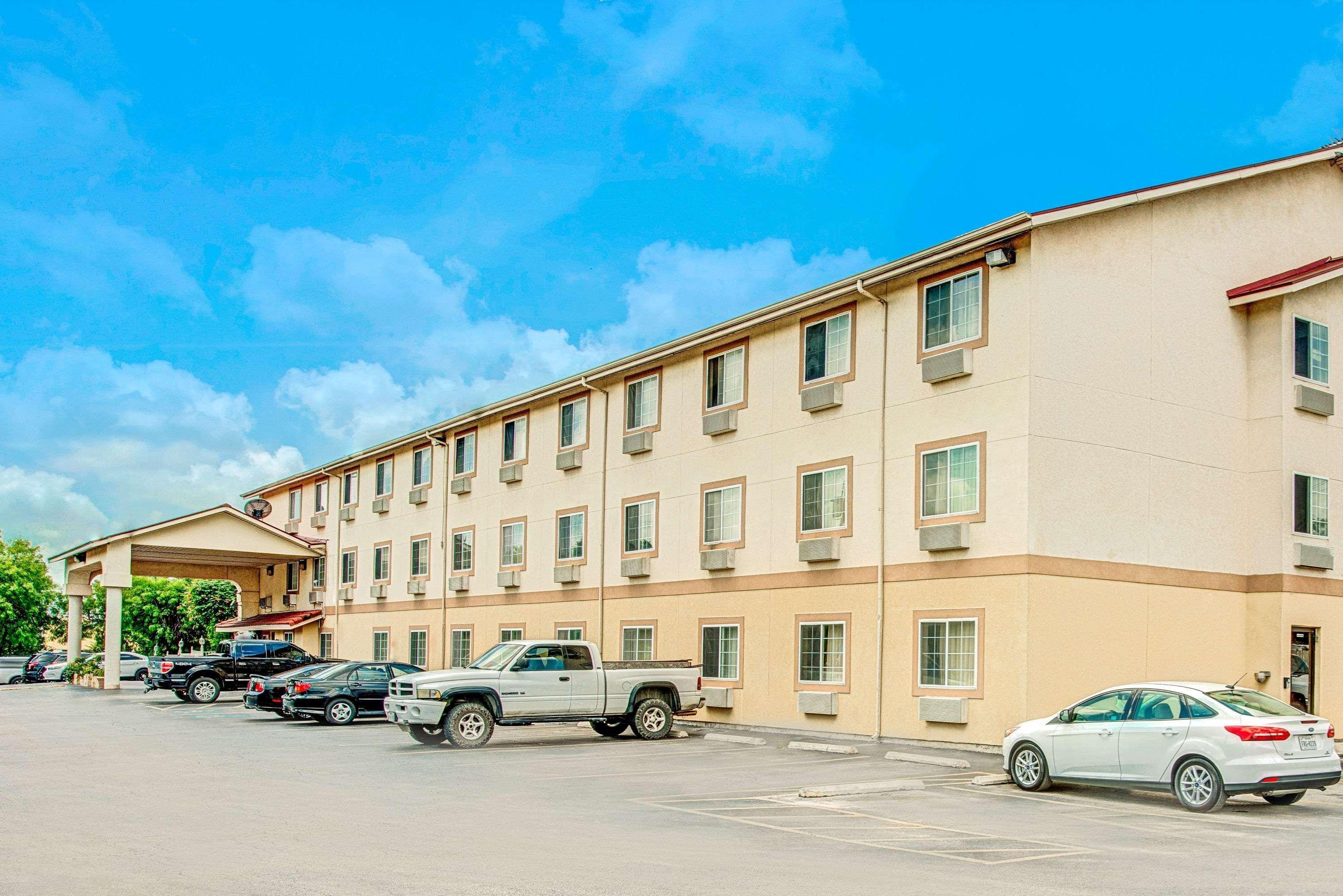 Super 8 By Wyndham San Antonio/Fiesta Hotel Kültér fotó
