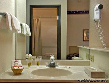 Super 8 By Wyndham San Antonio/Fiesta Hotel Szoba fotó